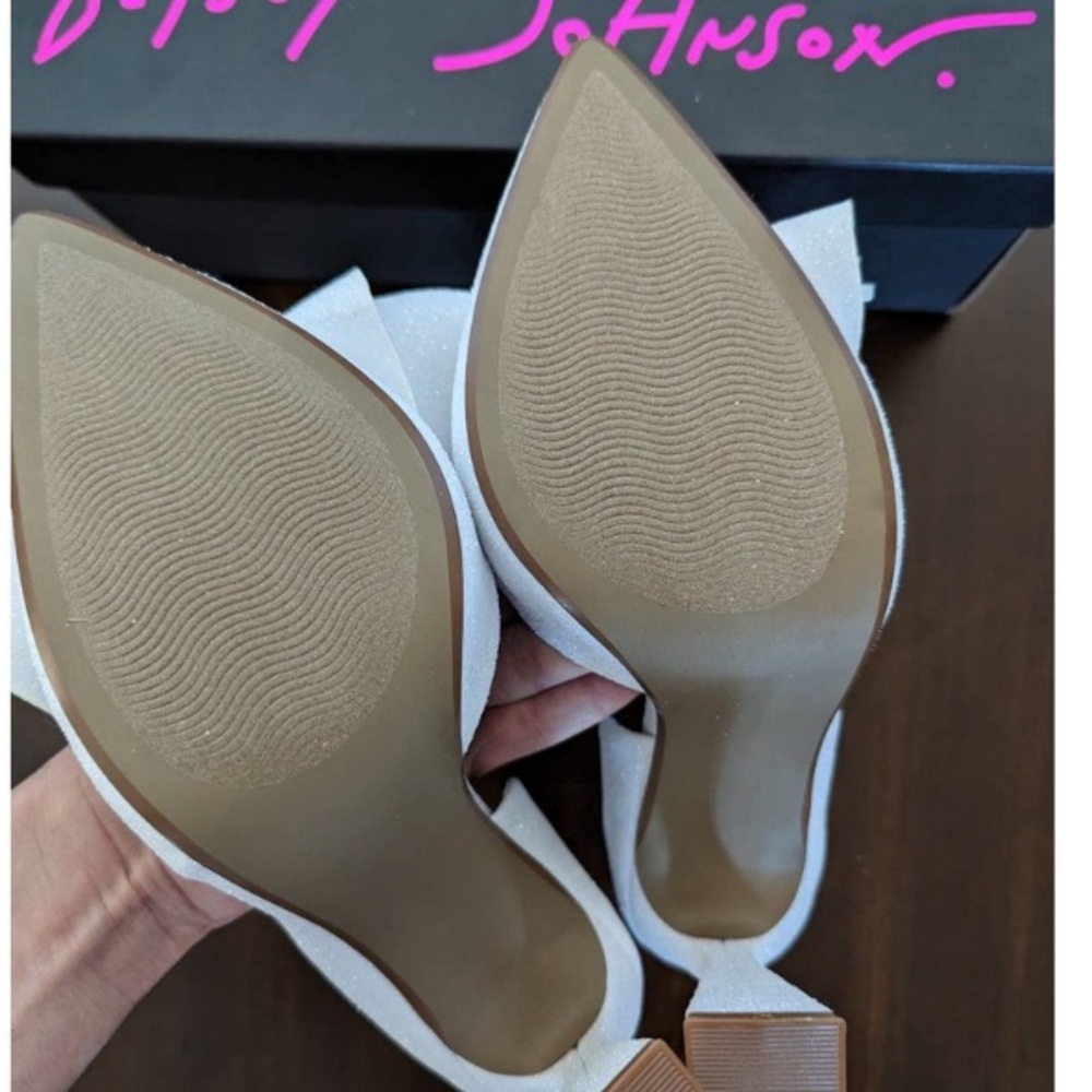 Betsey Johnson Nobble Ivory Glitter Heels With Bow - Picture 6 of 6